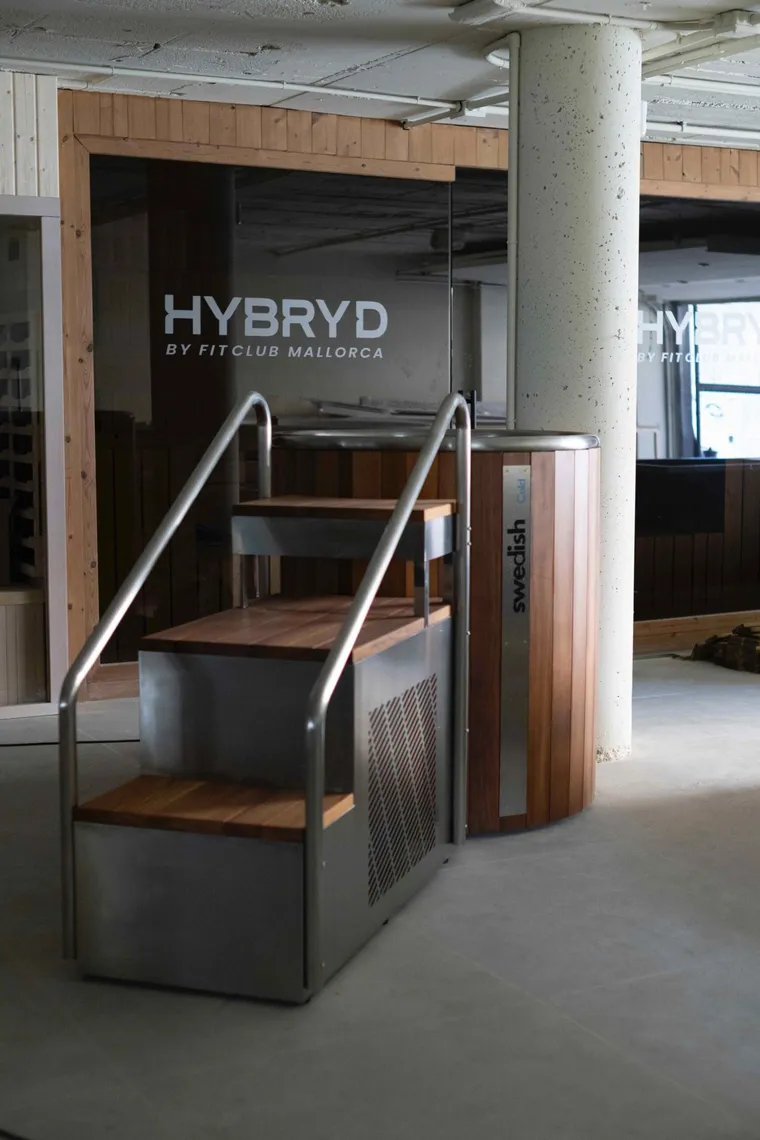 Baño de hielo en el Recovery Lab de HYBRYD Mallorca